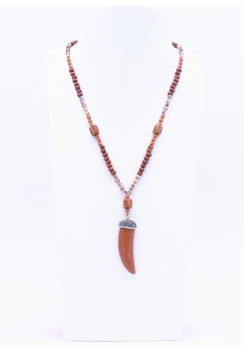 Braune Halsperlenkette mit Kupferperlen und Anhänger Braune Halsperlenkette mit Kupferperlen und Anhänger